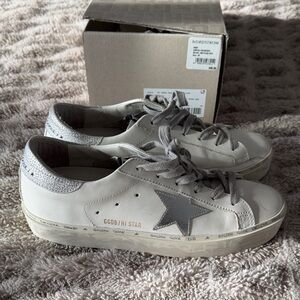 Golden Goose White Leather Low-Top Sneakers with Gray Star